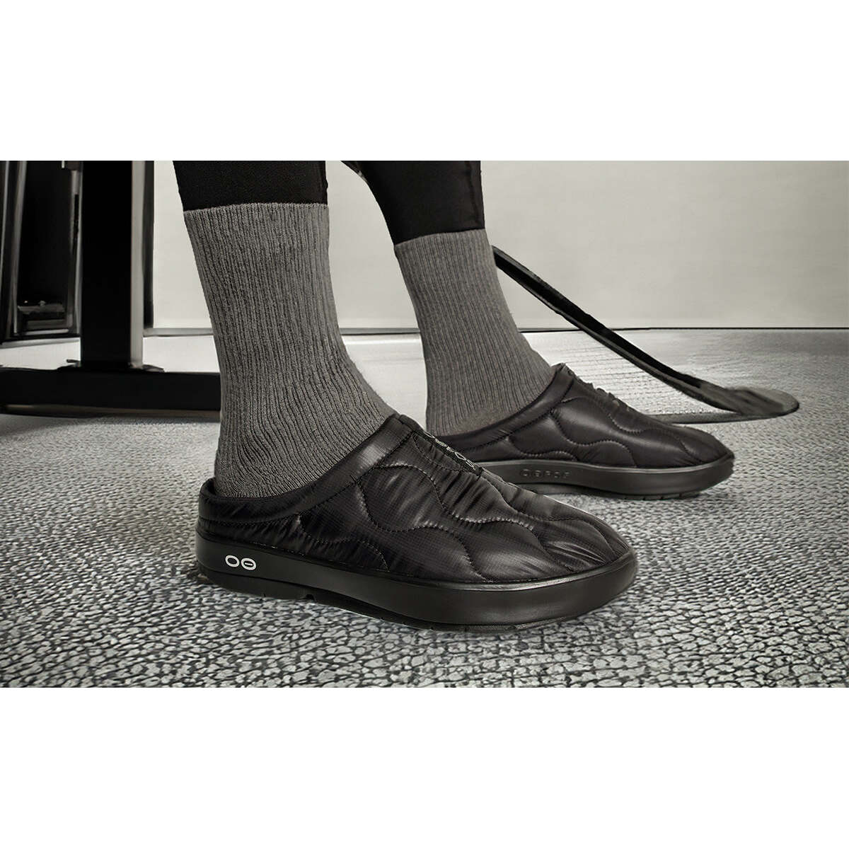 Men's Oocoozie Thermo Mule - Black - Image 8