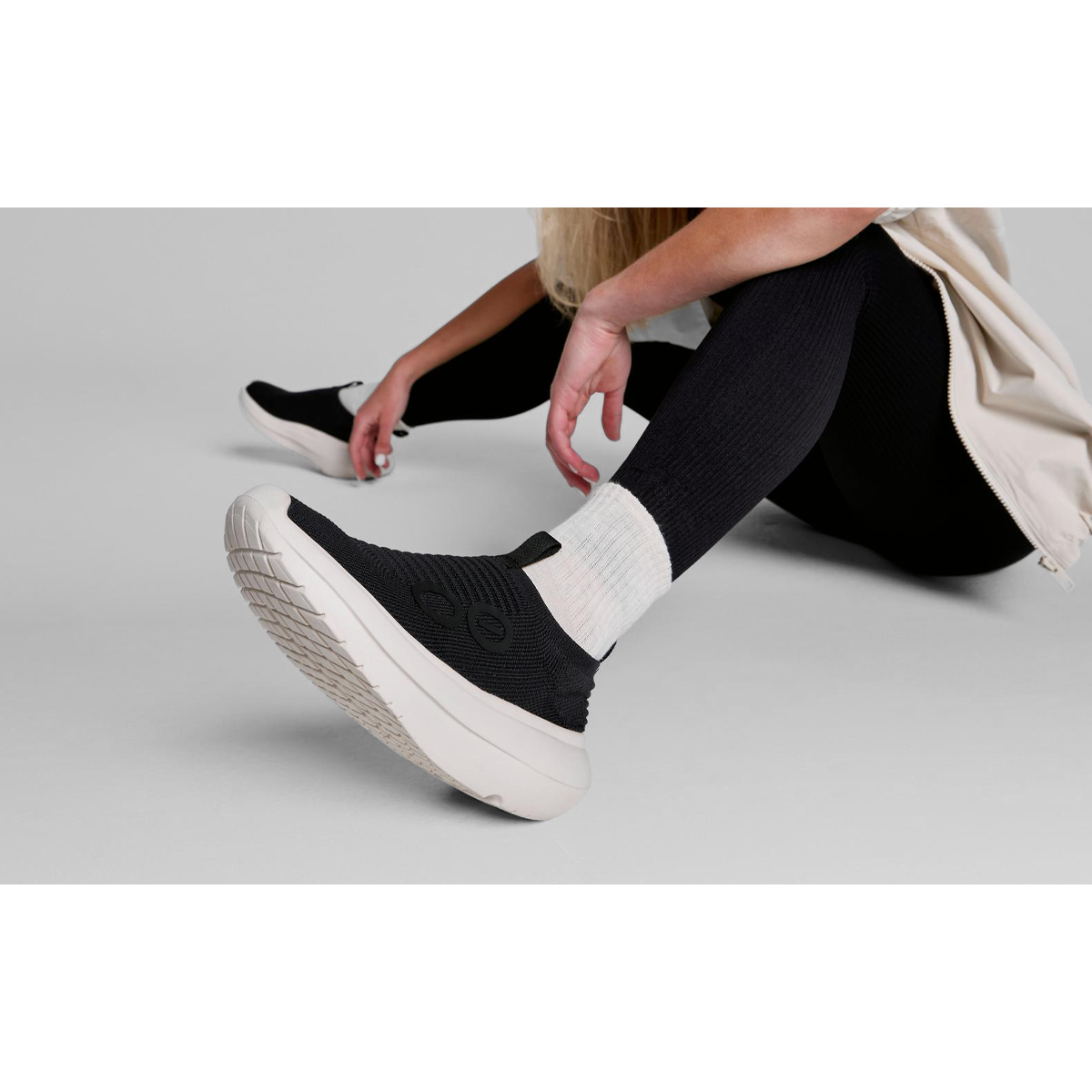 Women's Oomy Zen - Chalk Black - Image 8